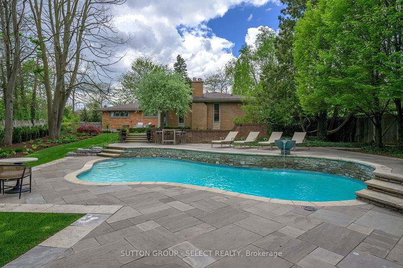 home for sale on 1920 Richmond Street