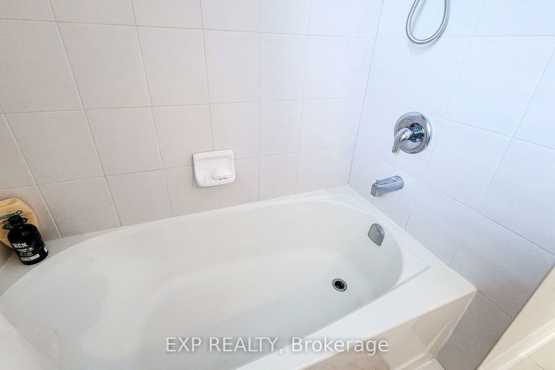 910 Edinburgh Dr E Woodstock, N4T 0L5 | Image 33