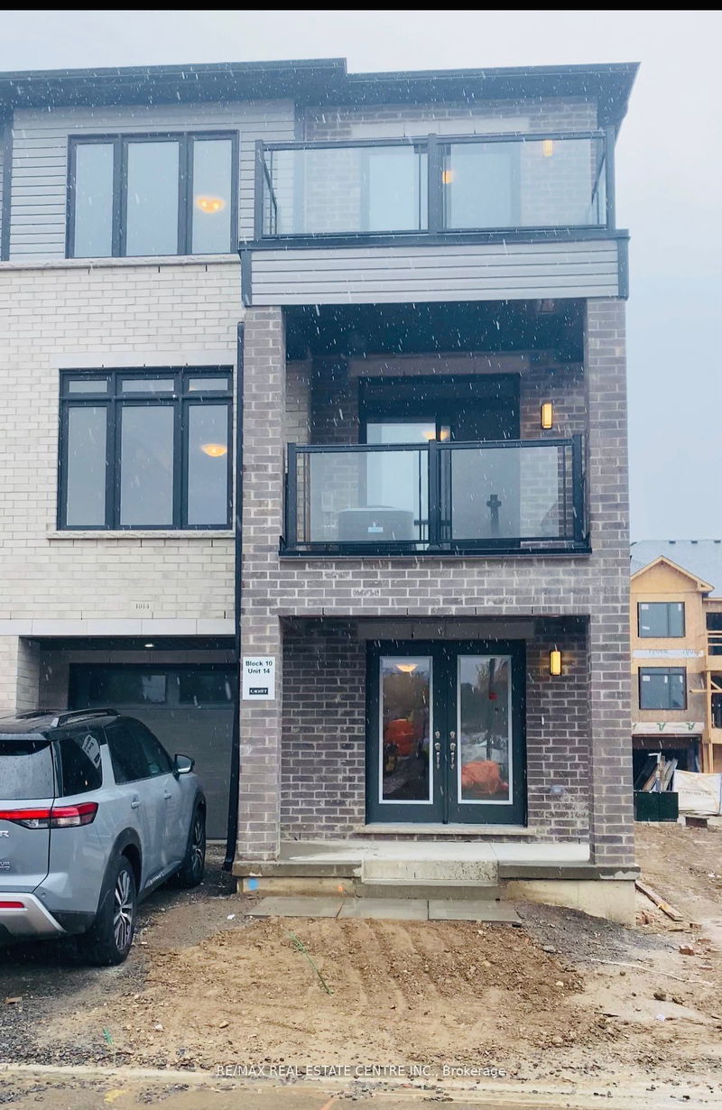 home for lease on 1014-585 Colborne Street