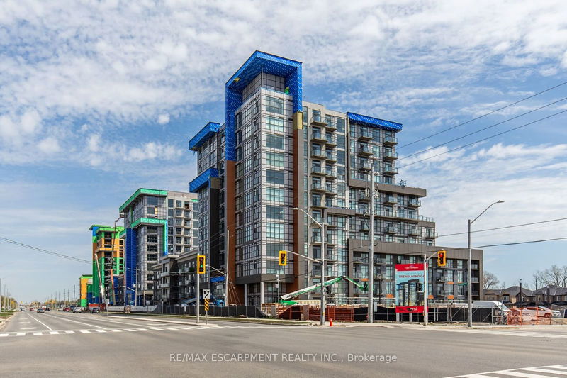 home for lease on 613-450 Dundas Street E