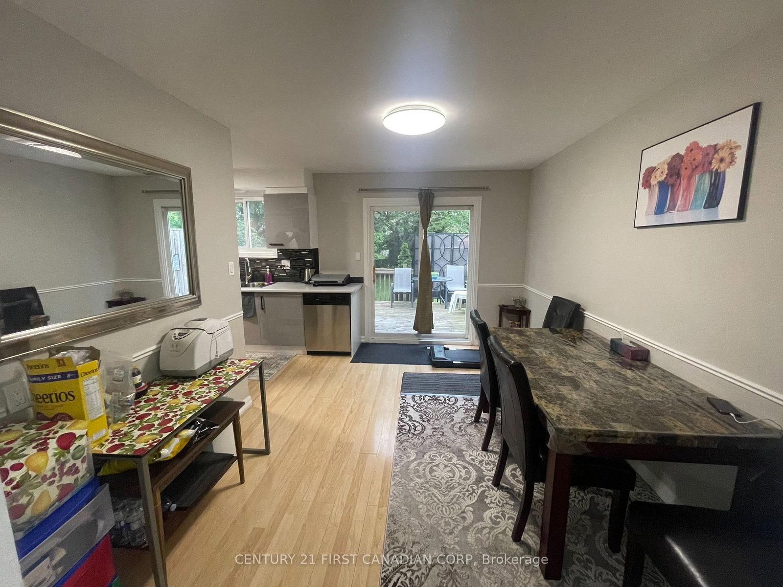 Listing Image 7