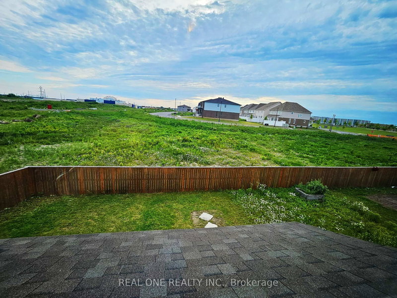 1103 Barrow Ave, Kingston, K7M 0G5 | Image 2