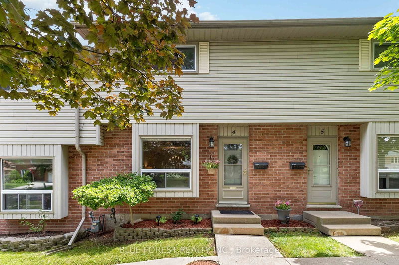 home for sale on 4-226 Highview Avenue W