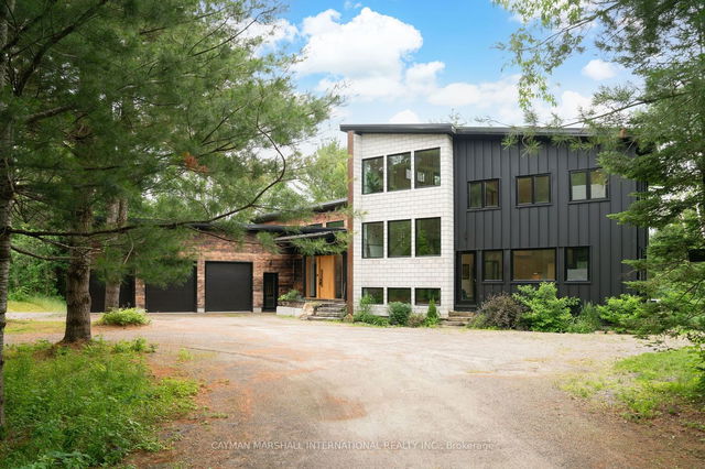 1016 Zoe Lane