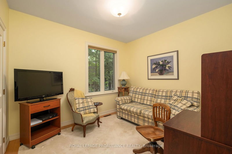 35 Riverside Dr  Kingston, K7L 4V1 | Image 30