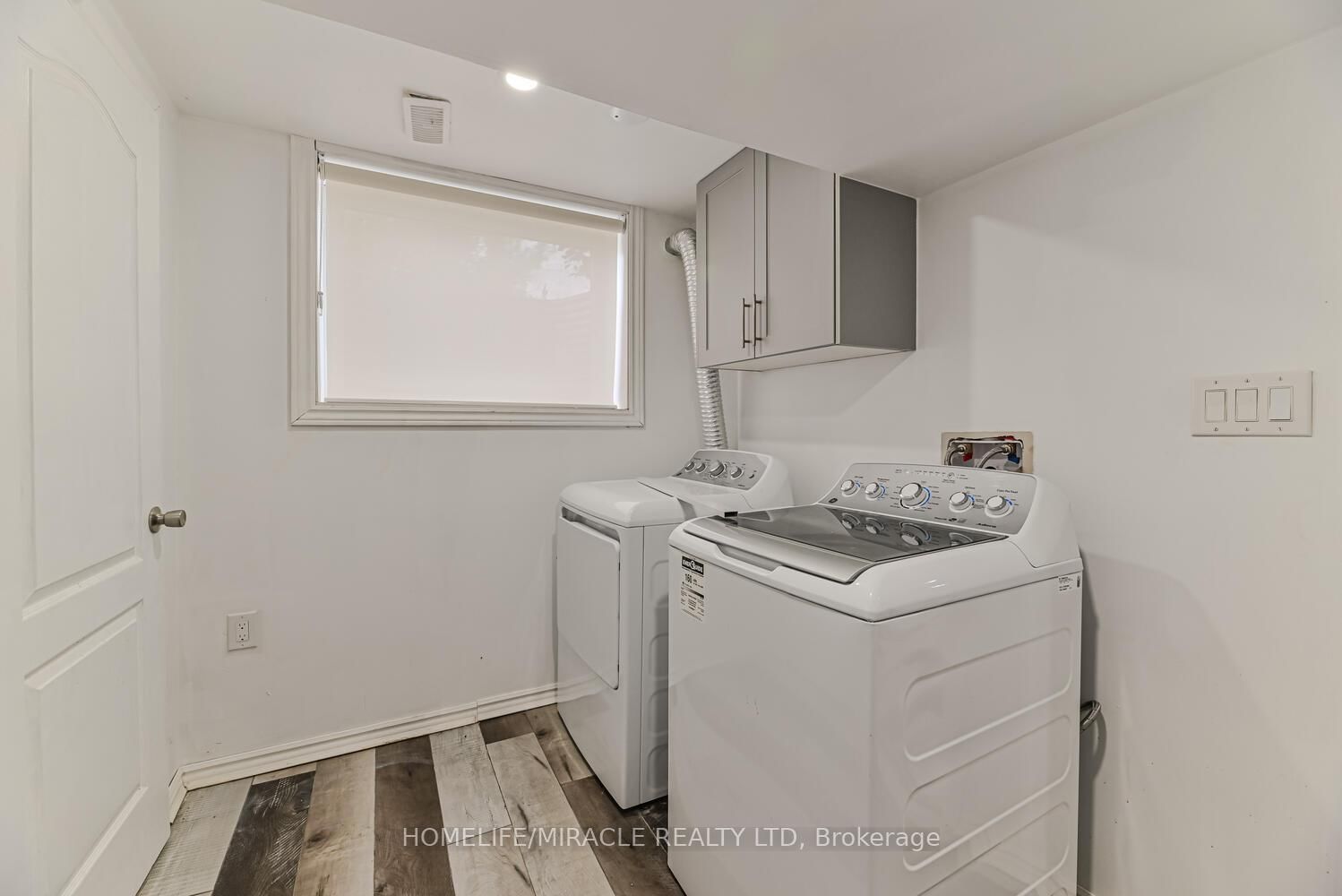 Listing Image 37