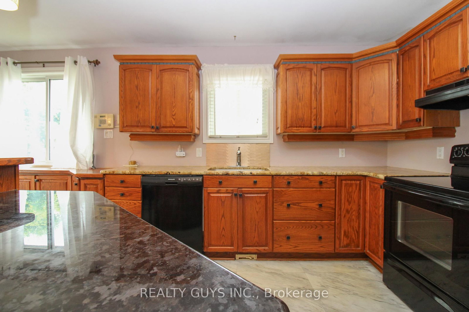 Listing Image 18