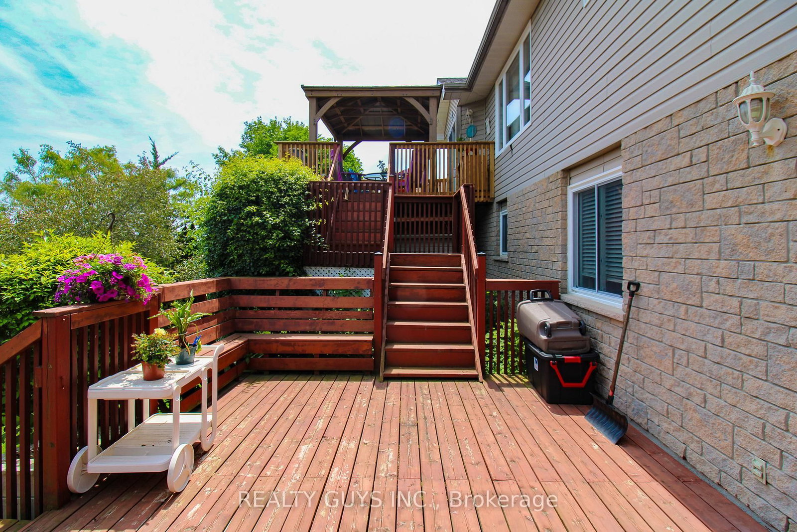 Listing Image 8
