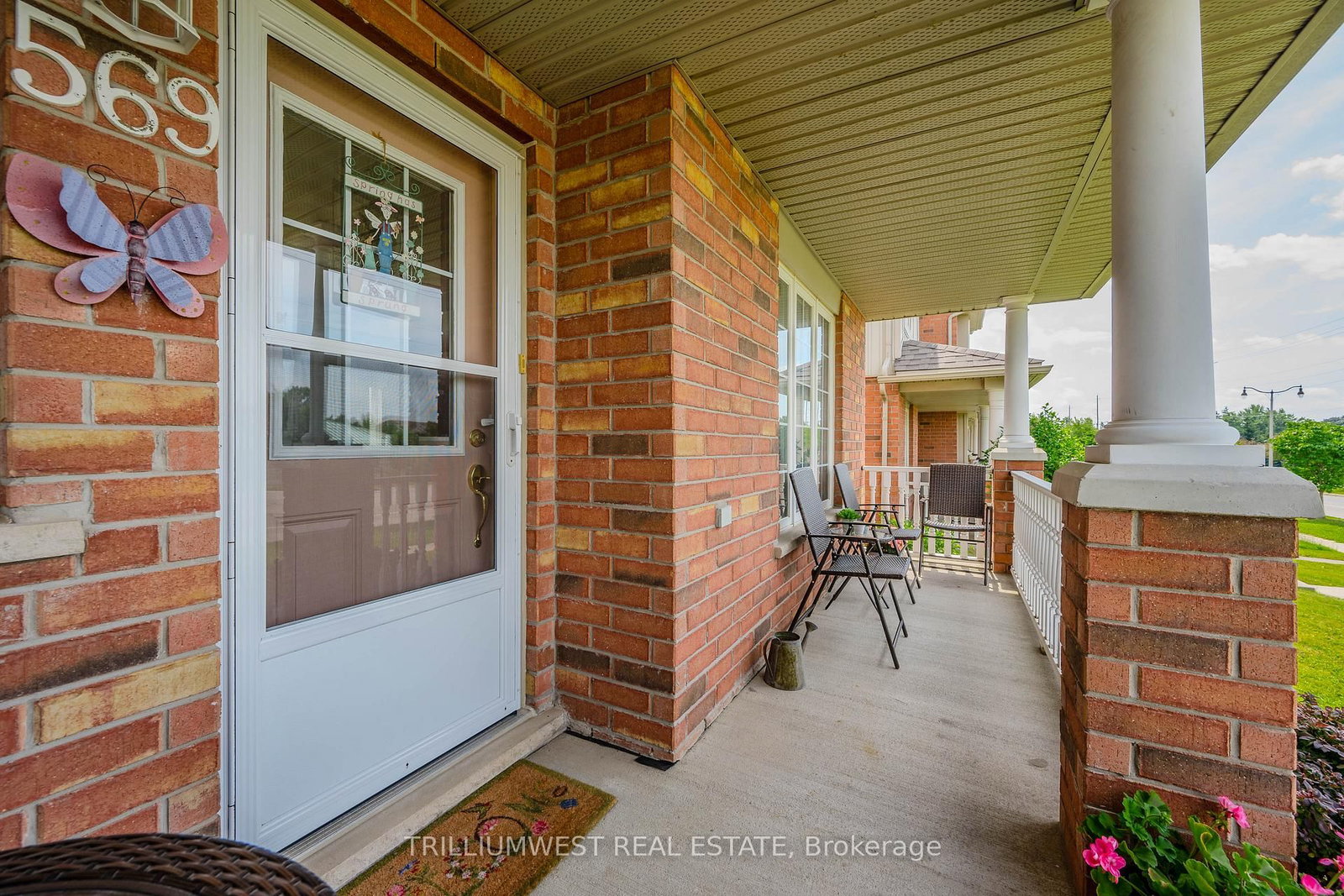 Listing Image 4