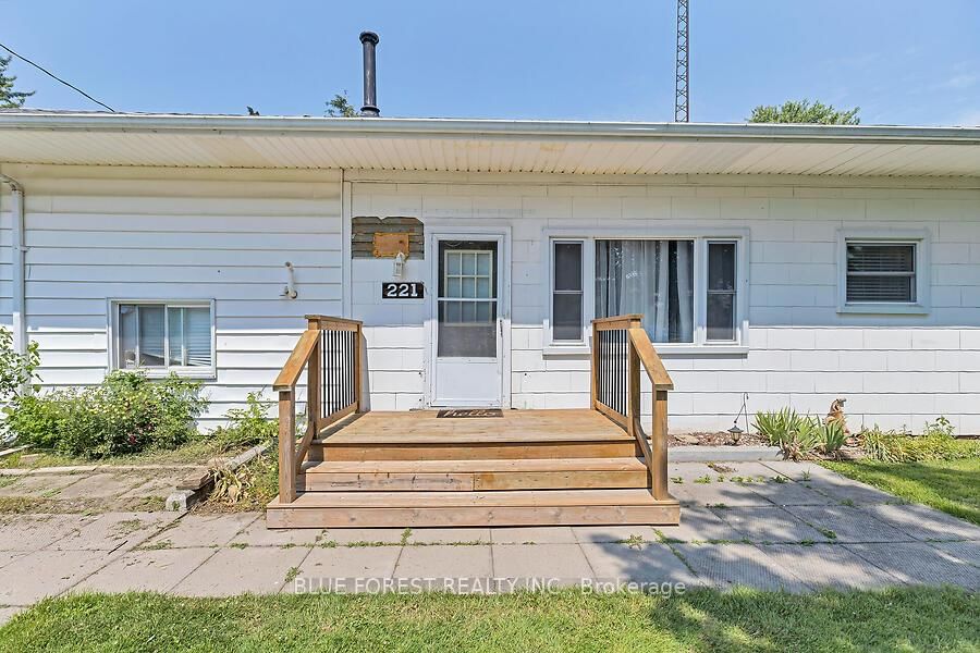 Listing Image 4