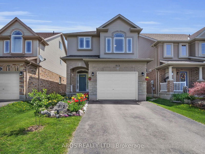 home for lease on 912 Mapleridge Street E