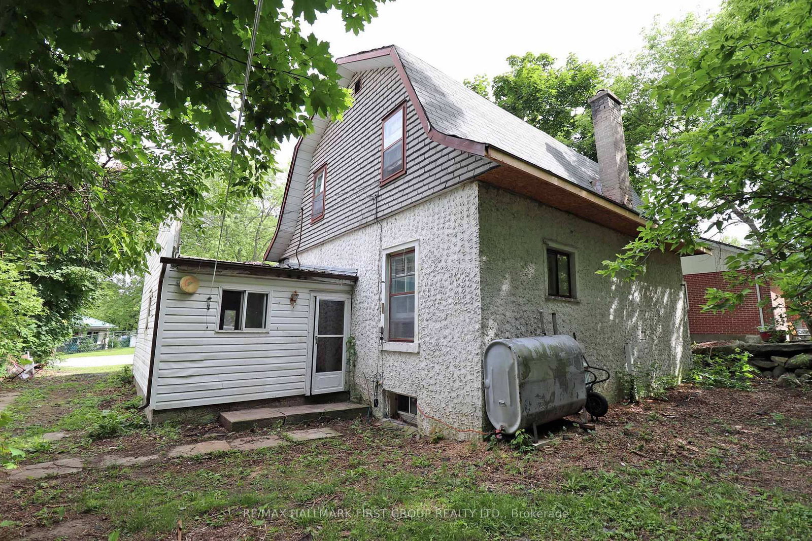 Listing Image 4