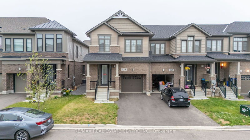 home for sale on 123 Freedom Crescent