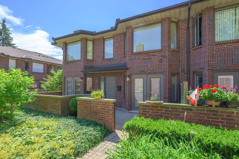 home for sale on 4-152 Albert Street