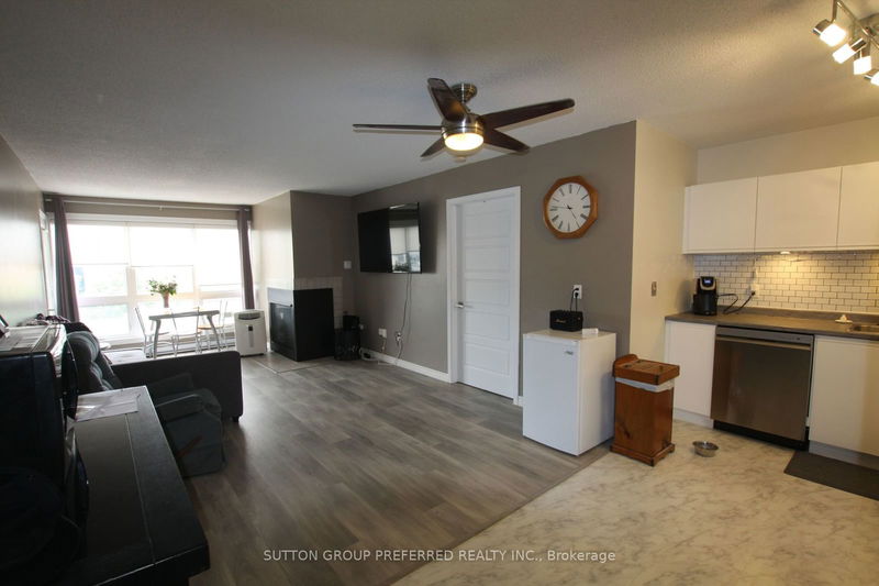  417 - 9 Jacksway Cres  London, N5X 3T7 | Image 3