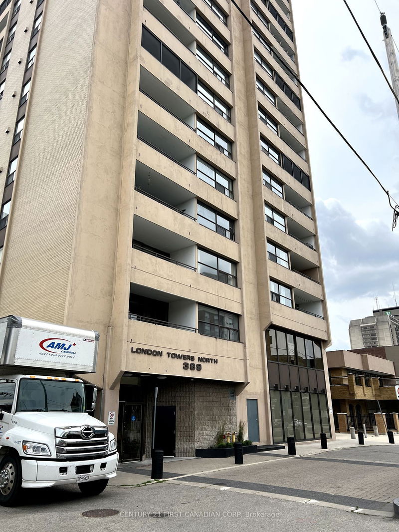 home for lease on 1706-389 Dundas Street