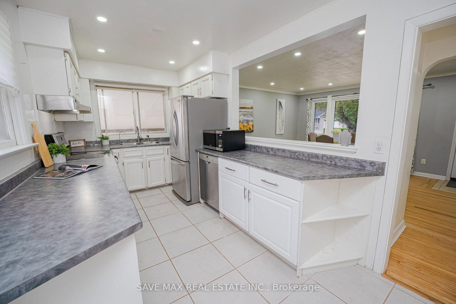 Listing Image 7
