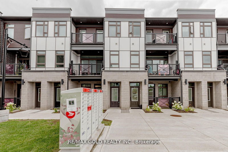 home for lease on 1E-155 Thomas Slee Drive