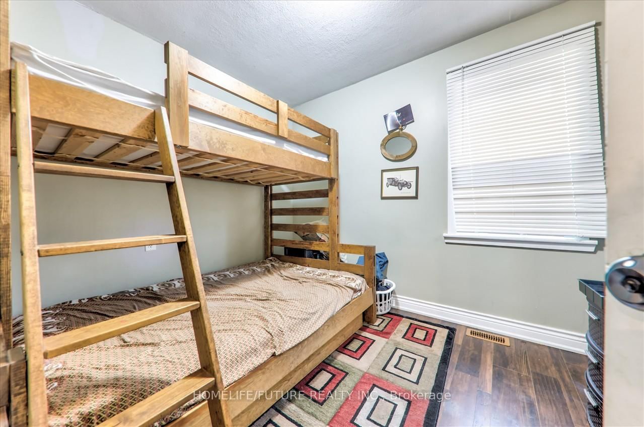 Listing Image 17