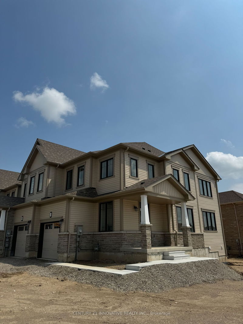 home for lease on 66 Granville Crescent N