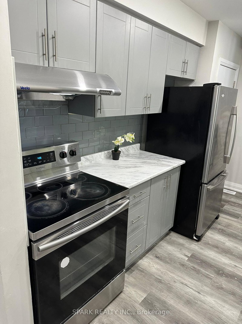 7 Cardill Cres, Waterloo, N2L 3Y7 | Image 2