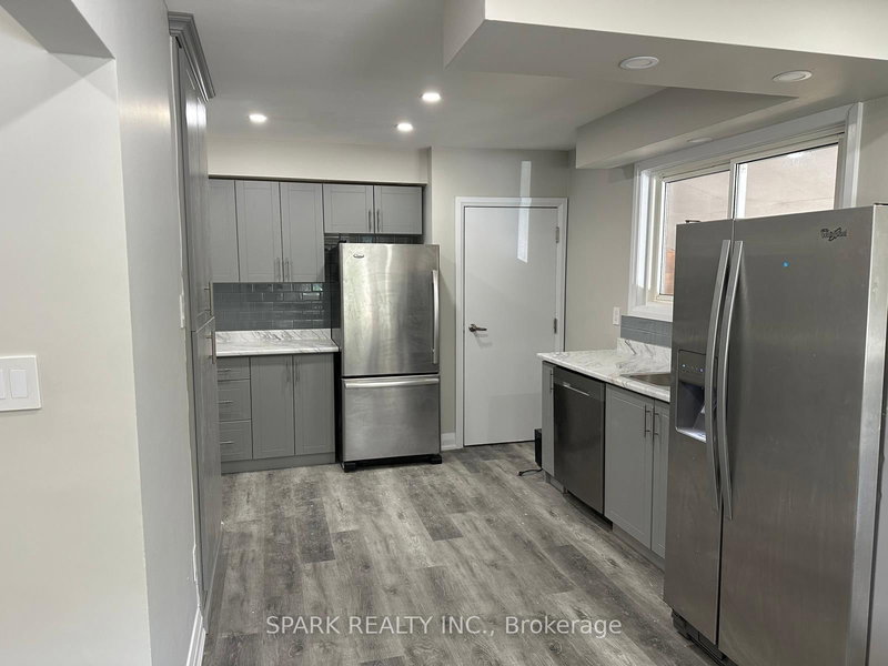 7 Cardill Cres, Waterloo, N2L 3Y7 | Image 3