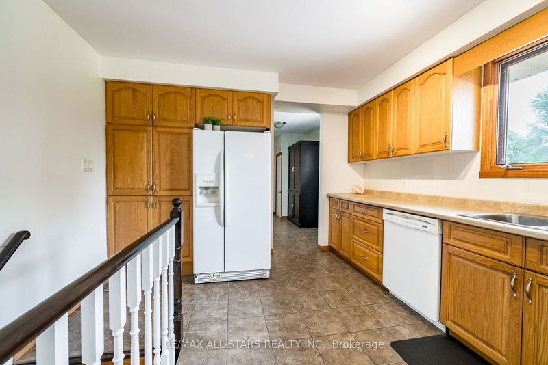 21401 Brunon Ave  Kawartha Lakes, L0C 1G0 | Image 15