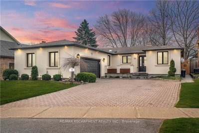 12 Cheval Drive — photo 2
