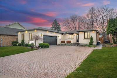 12 Cheval Drive — photo 3