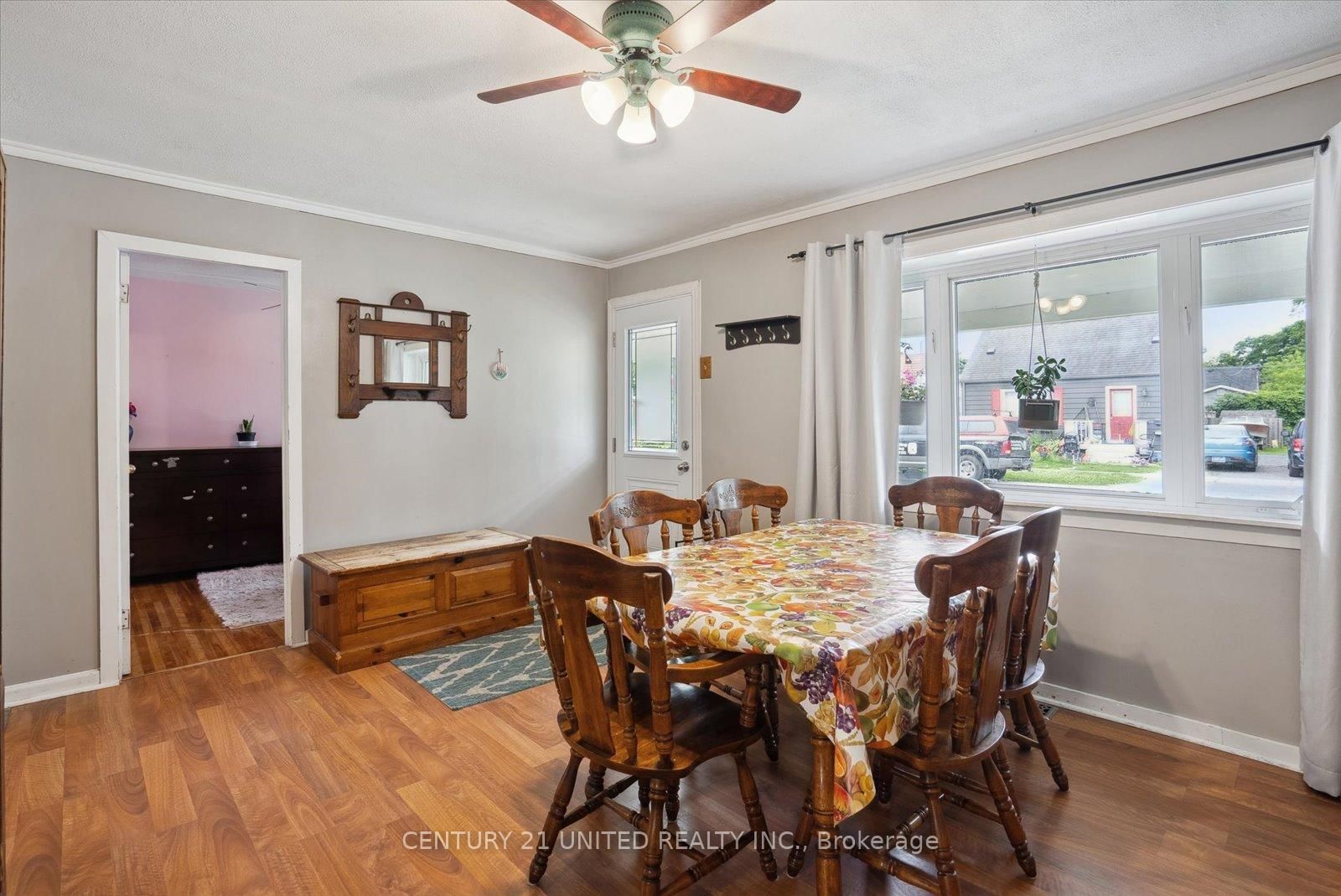 Listing Image 7