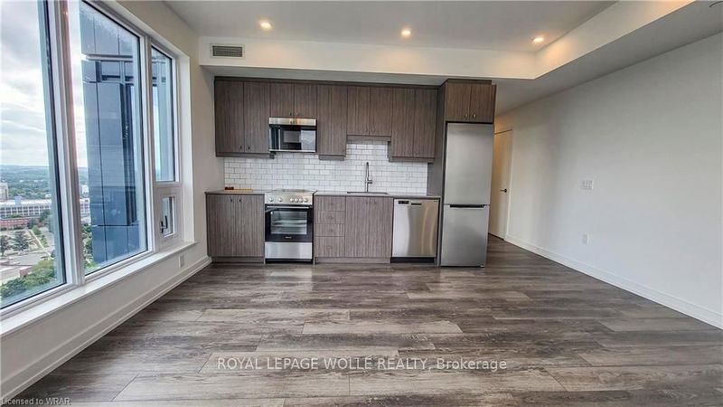 home for lease on 2506-15 WELLINGTON Street S