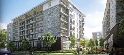B113 - 275 B Larch Street