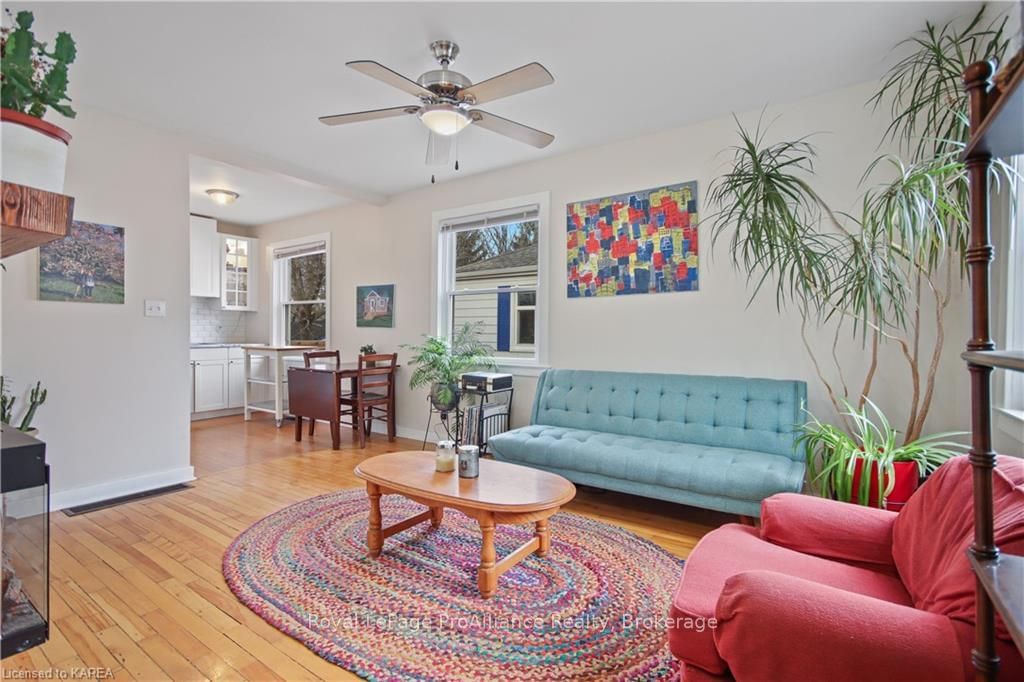 Listing Image 7