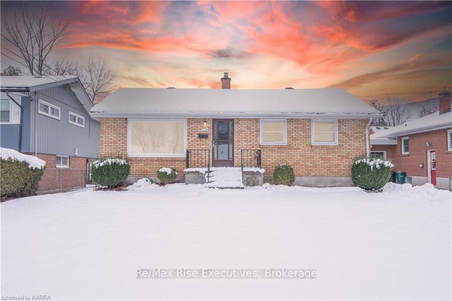 23 HYDE PARK Avenue