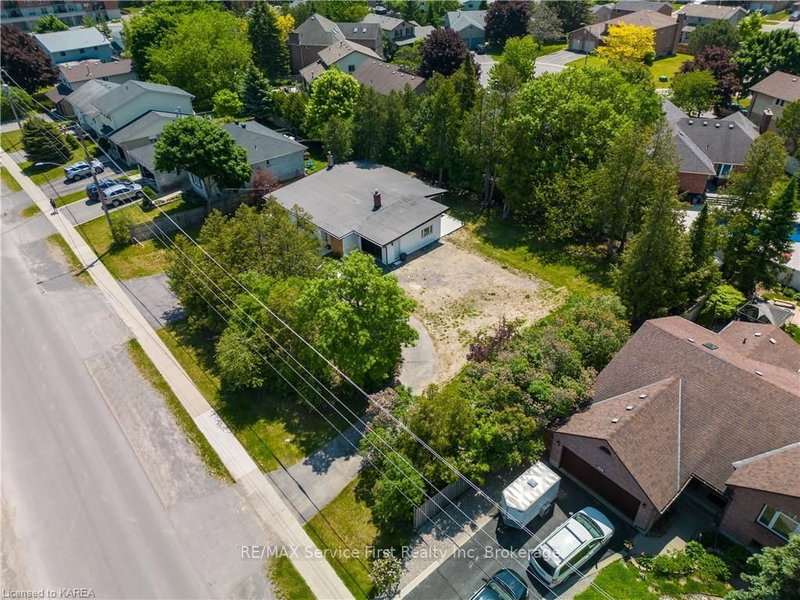 845 WOODBINE Rd, Kingston, K7P 2X3 | Image 2