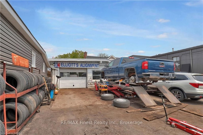 225 CONCESSION St, Kingston, K7K 2B6 | Image 2