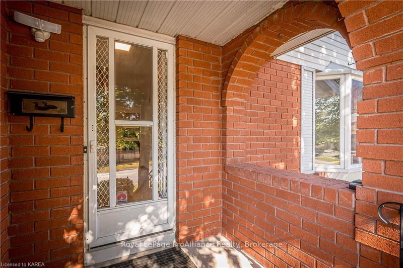 4 TERRACEVIEW Rd, Kingston, K7K 6T1 | Image 2