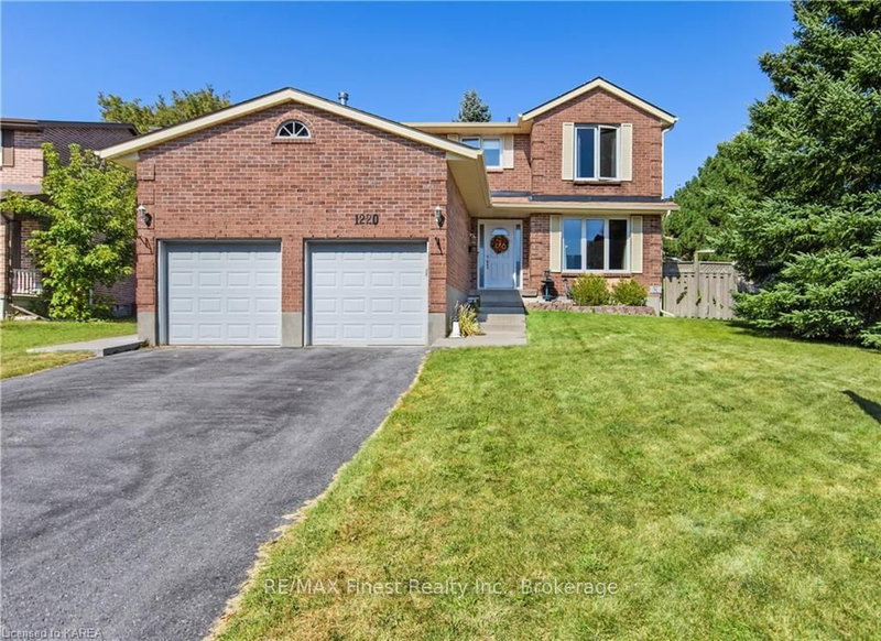 1220 HUMBERSIDE Dr, Kingston, K7P 2P3 | Image 2