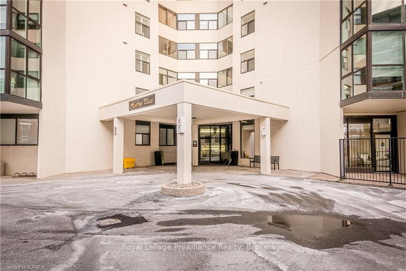 1602 - 185 ONTARIO St, Kingston, K7L 2Y7 | Image 3