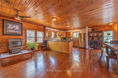 2723 DESERT LAKE Road — photo 4