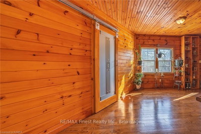 2723 DESERT LAKE Road — photo 6
