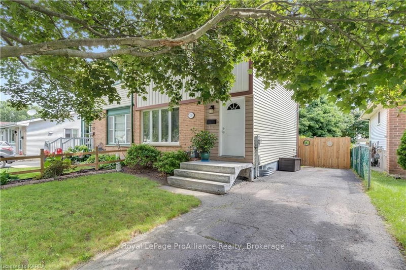 759 SOMERSET Cres, Kingston, K7P 1G3 | Image 2