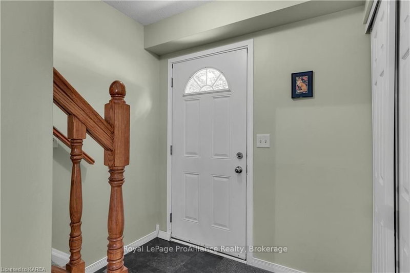 759 SOMERSET Cres, Kingston, K7P 1G3 | Image 3