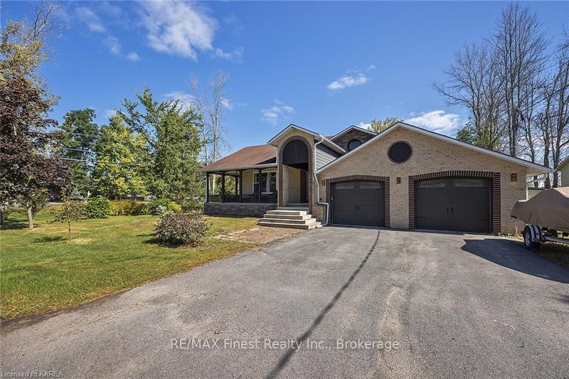 2 CREIGHTON Dr, Bissett Creek, K0H 2H0 | Image 2