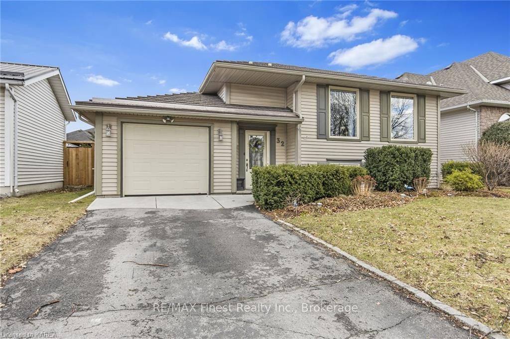 Detached House sold at 32 HERITAGE Drive, Loyalist, Bath, K0H 1G0 - MLS: X9027503