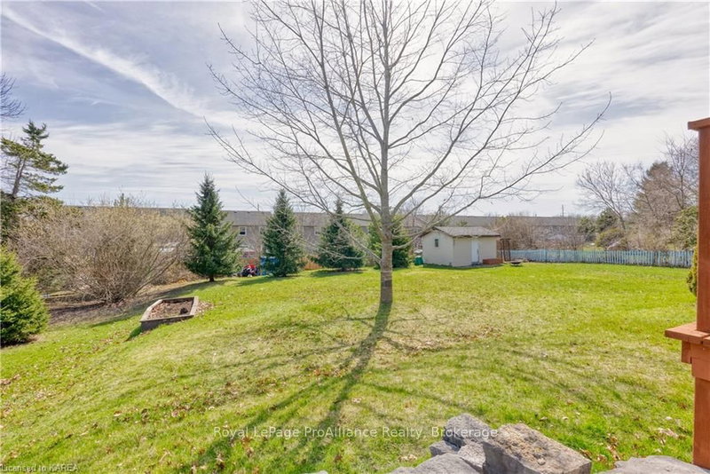 1429 AVONDALE Cres, Kingston, K7P 2V2 | Image 3