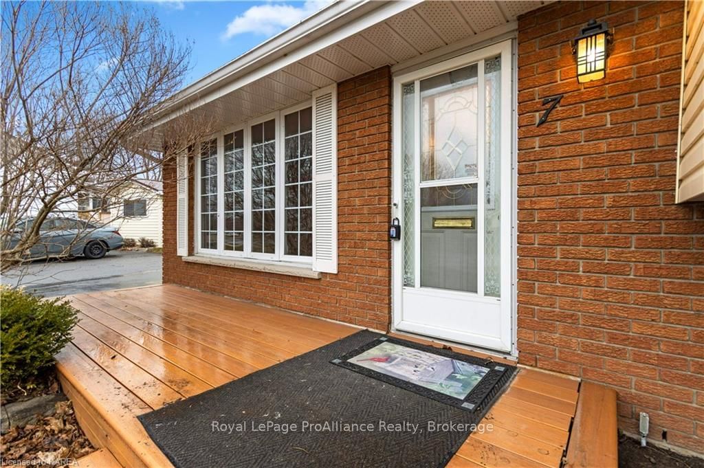 Listing Image 4