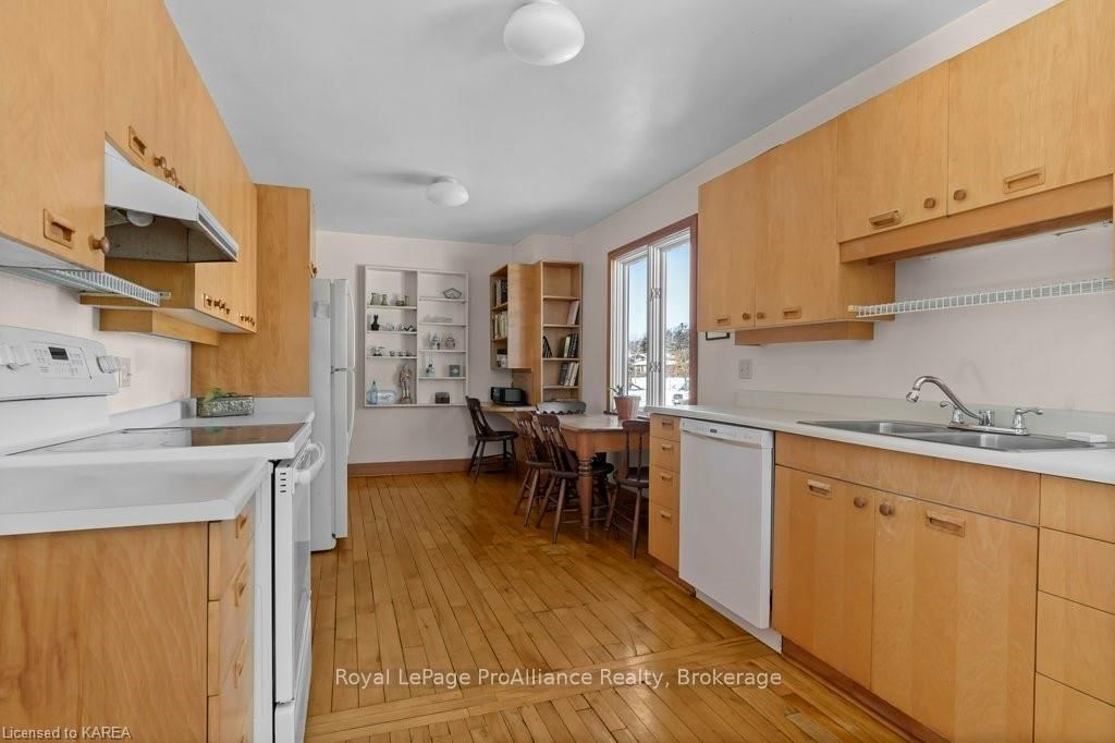 Listing Image 16