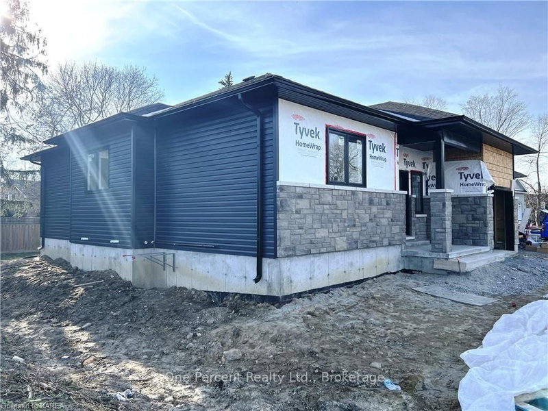 125 MAPLECROFT Crt, Gananoque, K7G 0A6 | Image 2