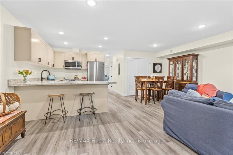 105 - 809 DEVELOPMENT Dr, Kingston, K7M 0J4 | Image 2